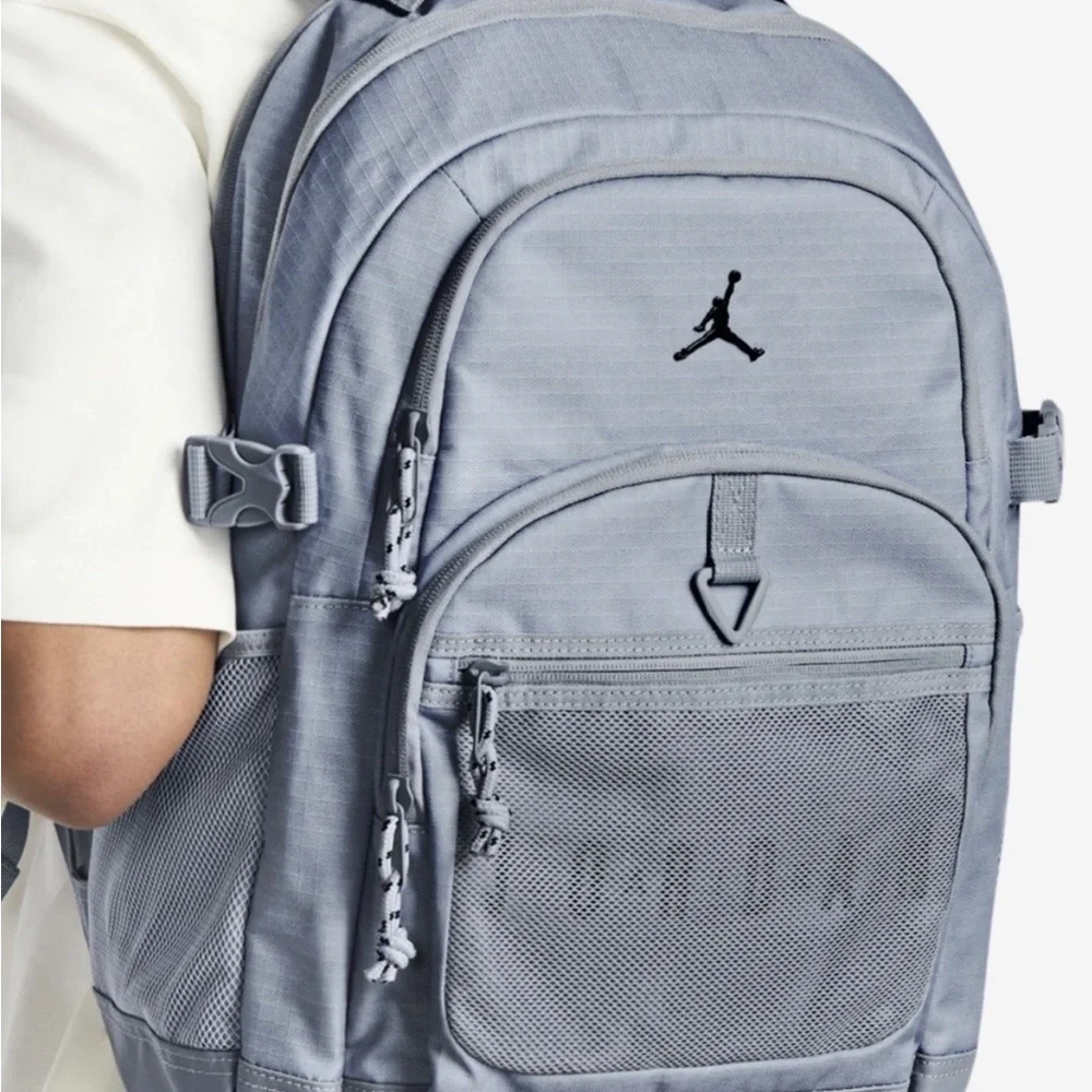 Jordan Blacktop Backpack - Picture 4 of 5